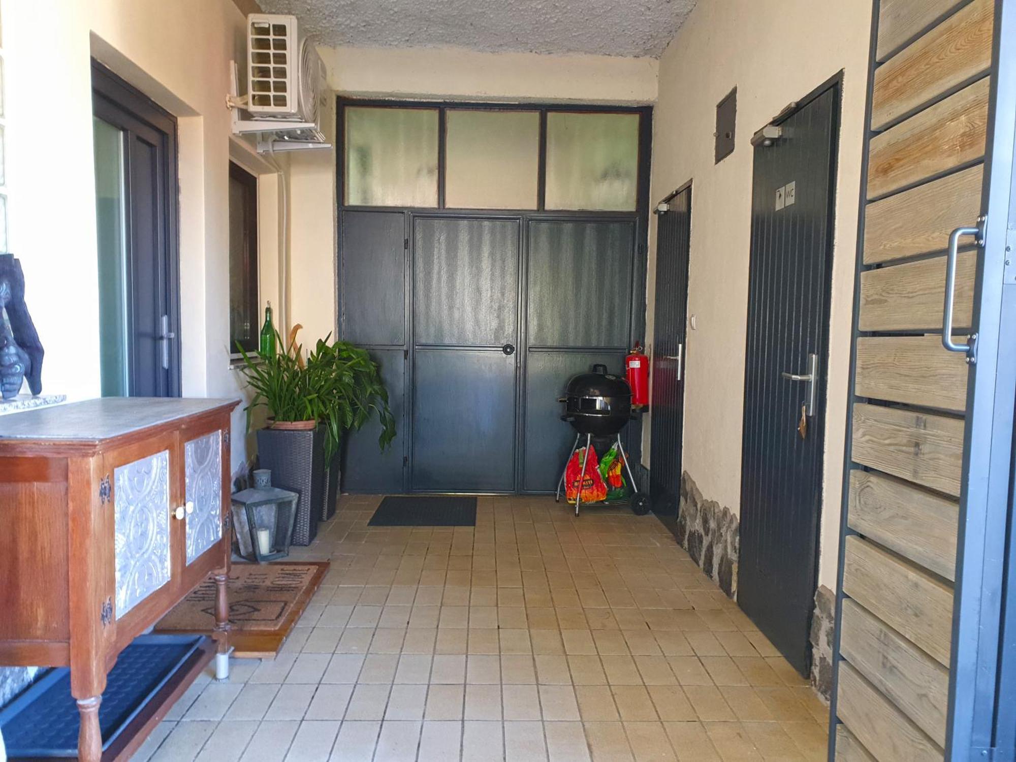 Apartment With Terrace Nona Pavla 托尔明 外观 照片
